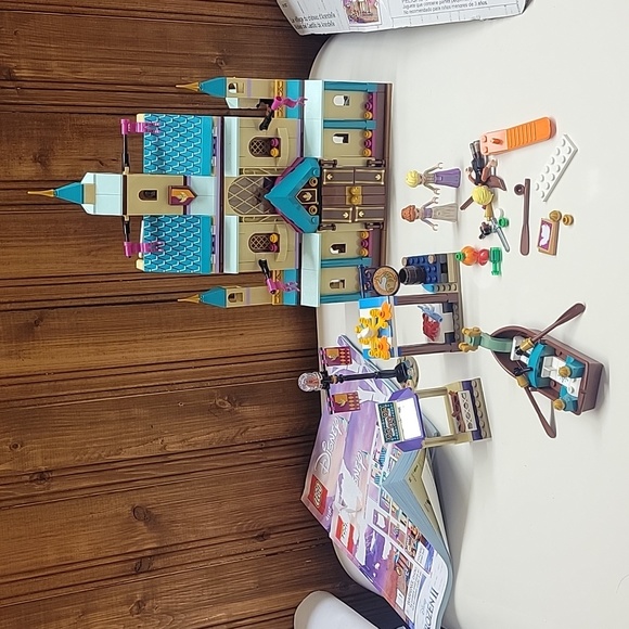 Lego Arendelle castle village frozen